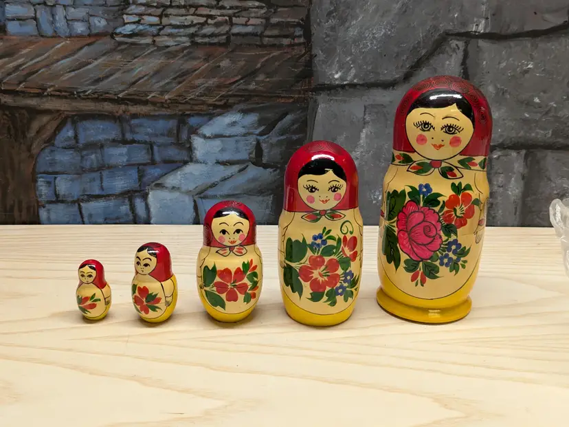 Nesting Dolls Russian Matryoshka Vintage Hand Painted 5 Piece Set 7.25“ Family Sarafan Dress Figurine mother Gift Folk Art  lacquered Wood