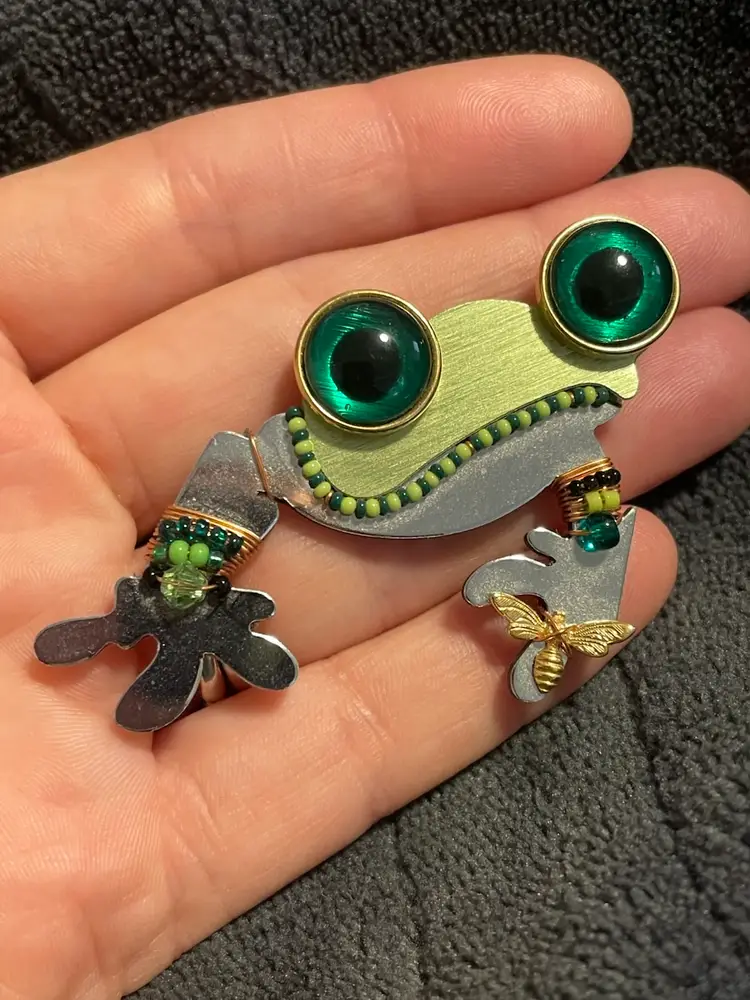 2010 Liztech Green Eyed Frog Mirrored Beaded Artisan Brooch Pin