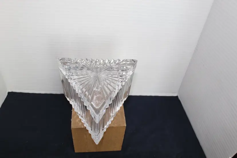 Mikasa Glory Crystal Triangle Trinket Lidded Box Vertical Cuts Starburst Top