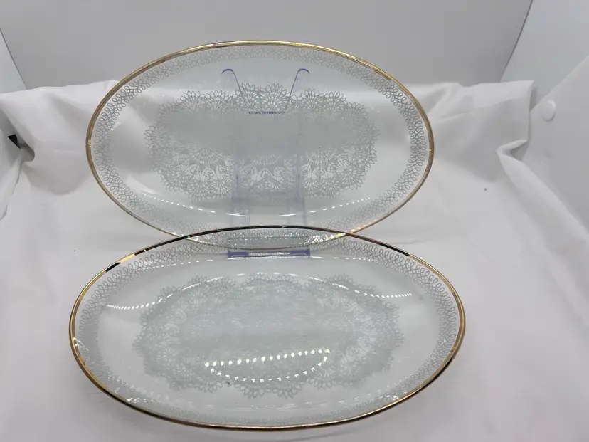 #2085B Set of 2 - Vintage Oval Lace Doily Glass Vanity Dishes with Gold Rim