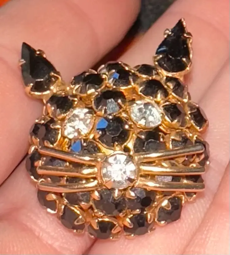 Warner AB Rhinestone Gold Tone Cat Face Brooch Pin Vintage