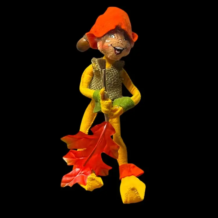Annalee 8" Painting Elf Fall Leaf Paintbrush 2012 Sprite