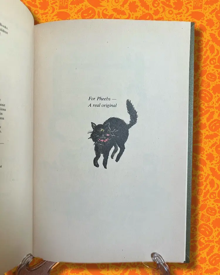 1984 Arthurs Halloween Costume Book