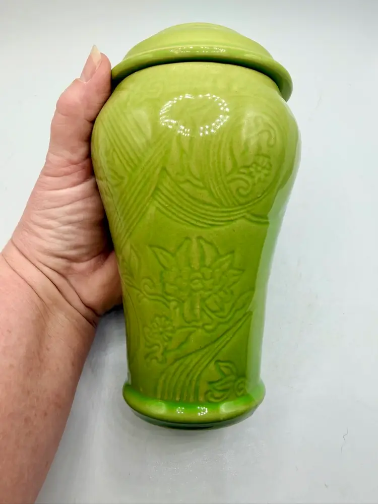 Max Factor 1970s Covered Green Ceramic Container Jar for Khara Fantasy Milk Bath