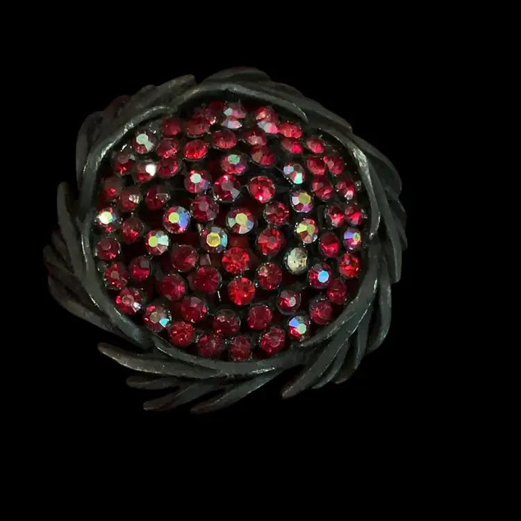 Vintage Karu Arke Red Aurora Borealis GL Rhinestone Round Wreath Brooch. In A Black Finish Metal ~ Known As Black Japanned Setting. 1950s Art Deco.