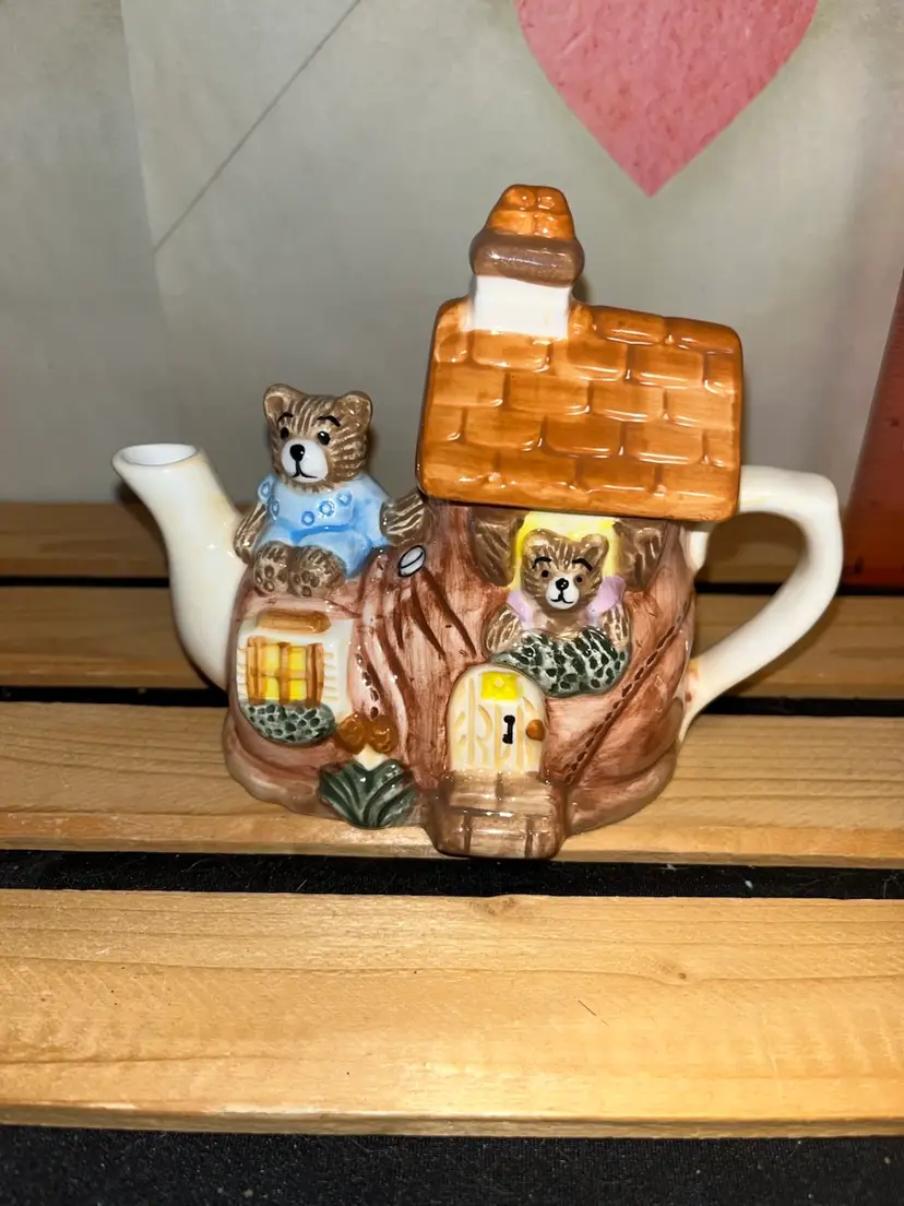 Tee-Nee Tea Pot By Cardinal Hand Painted Bears In Shoe Tea Pot