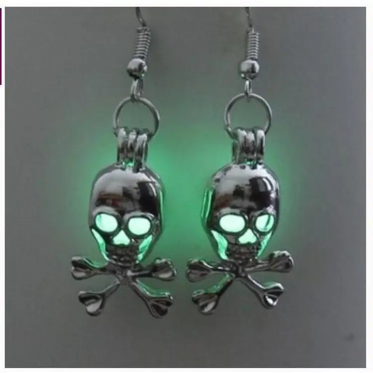 NWT Halloween Glo Skull Earrings