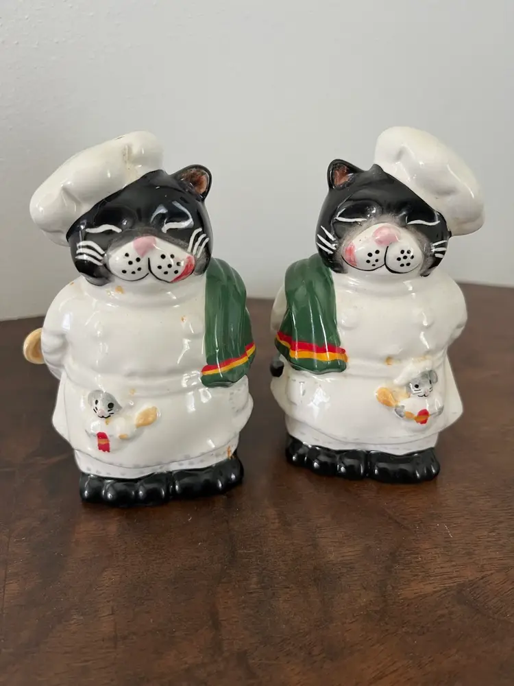 Set Vintage Black Car Chef Salt Pepper Shakers