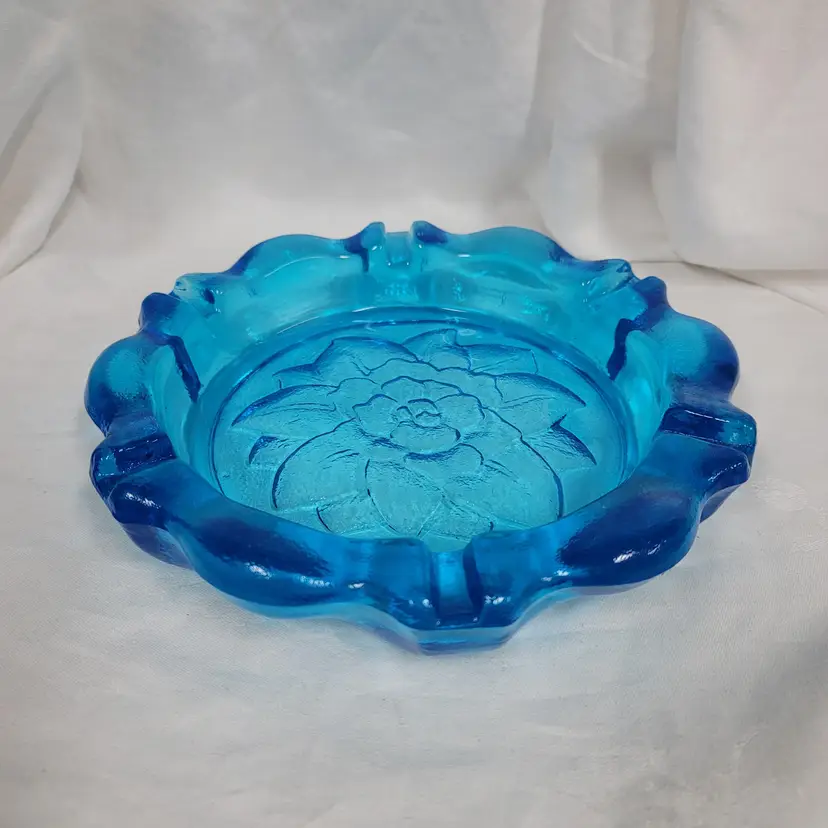 Vintage Indiana Glass Tiara Blue Flower Ashtray