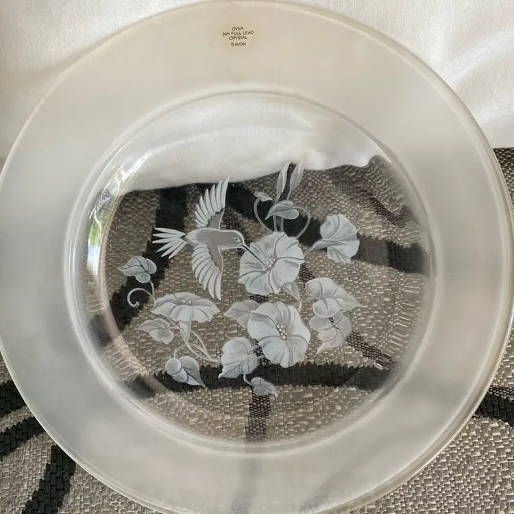 Beautiful 8” Hummingbird Plates 24% Full Lead Crystal