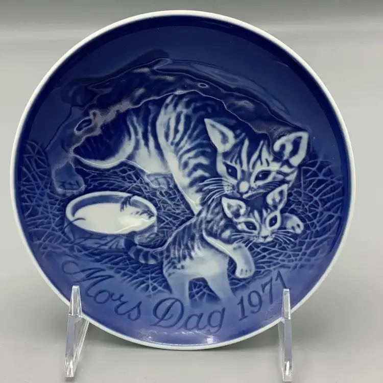 1971 Bing and Grondahl Mother’s Day Plate Cat and Kittens Farmcore Ltd Ed Feline