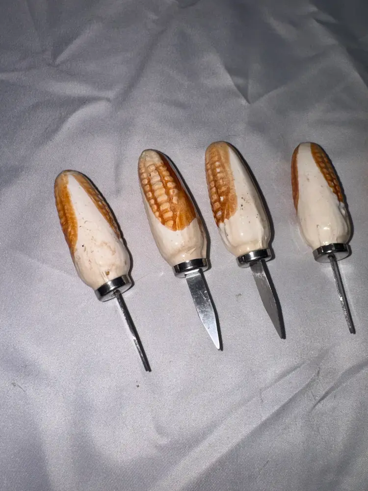 VTG Ceramic Kitsch Corn Cob Holders
