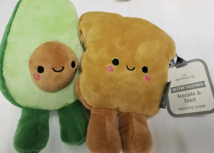Better Together Avocado Toast Magnetic Plush Set Hallmark 5 in Friends NEW