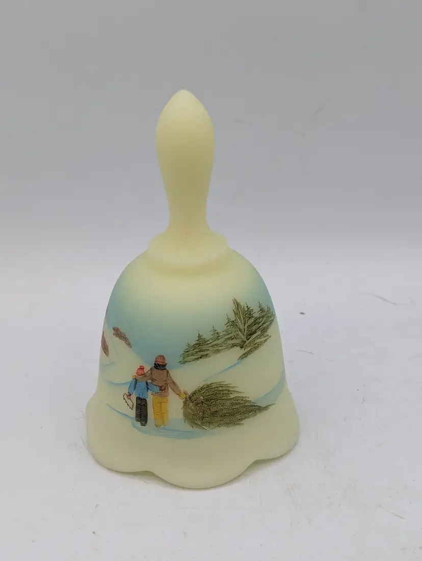 Fenton Art Glass Christmas Classic Collection 1982 Country Christmas Bell