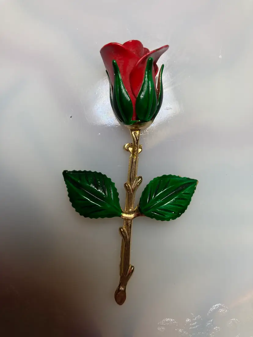3D Elegant Red Rose Brooch Pin.
Gold Tone
Height: 3”