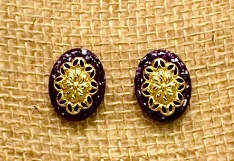 Vintage 1990 Avon “Winter Berries” Lucite Earrings with Gold Accents