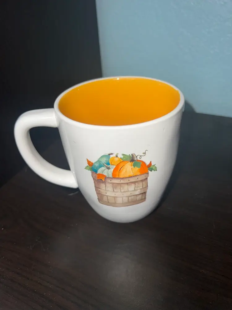 Fall Clearance!Rae Dunn Happy
Fall Coffee Mig With Basket Of Pumpkins On Back- Cute!