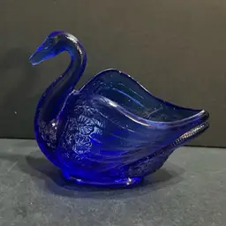 Fenton Cobalt Blue Swan Vintage Trinket Dish *glows* ~4” x 5.75” x 2.75”