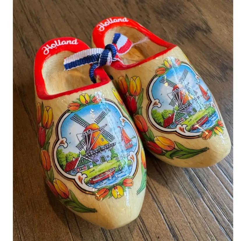 3” pair of Dutch Holland wooden shoes