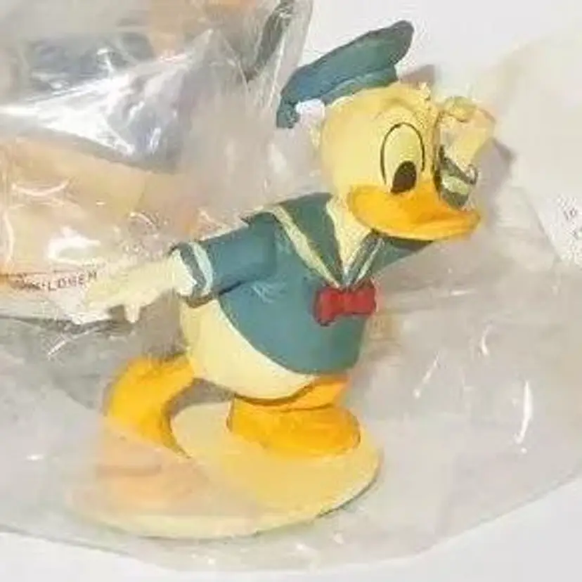 Disney Donald Duck Figurine Coalport Staffordshire, Fine Art England