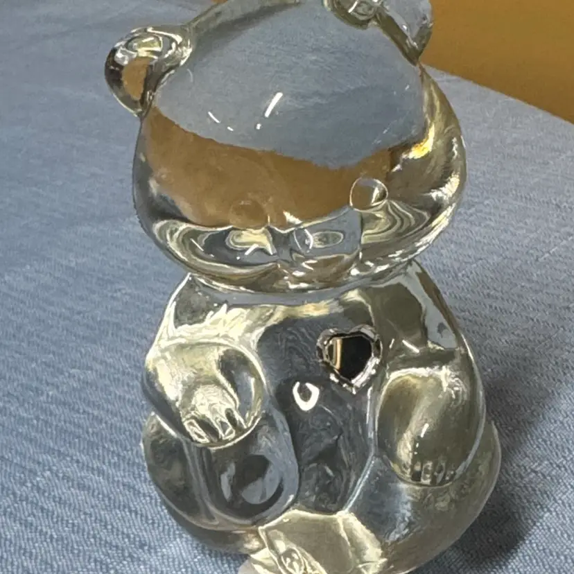 Fenton Glass April Birthday Bear Clear Glass With Clear Heart