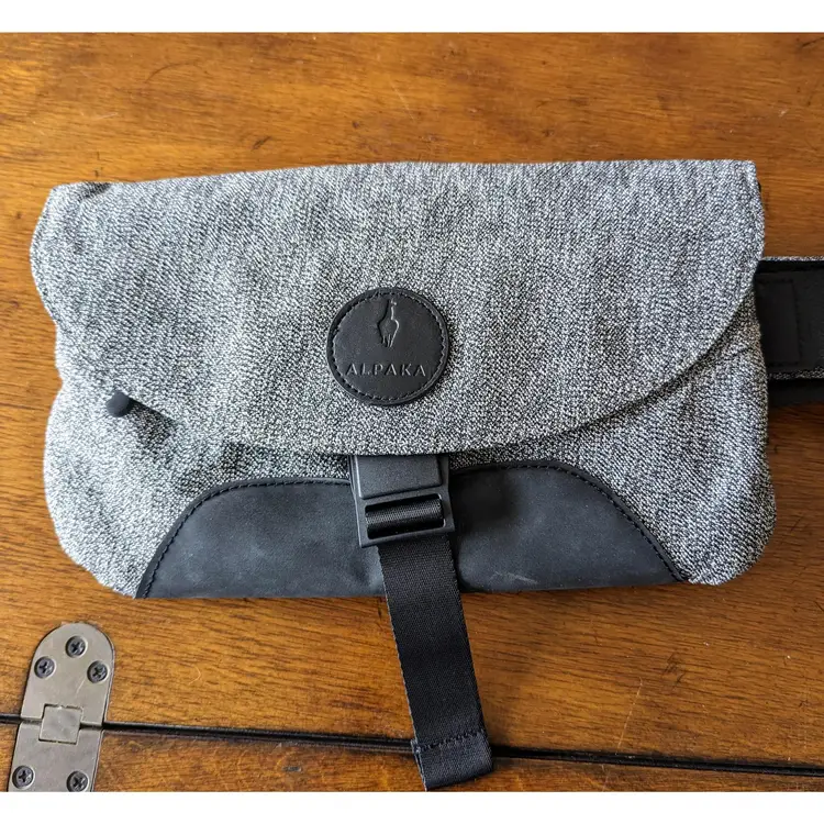 Alpaka Air Sling bag (NWOT)