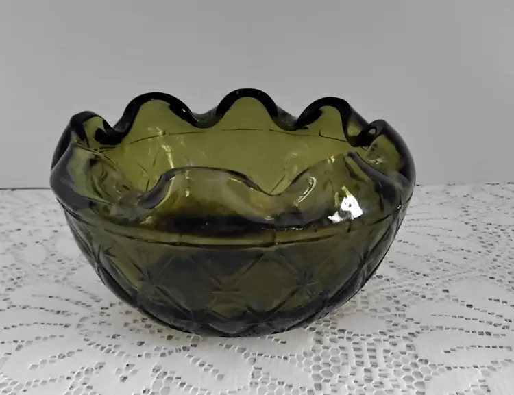 Vintage Indiana Glass Bowl Diamond Star Design