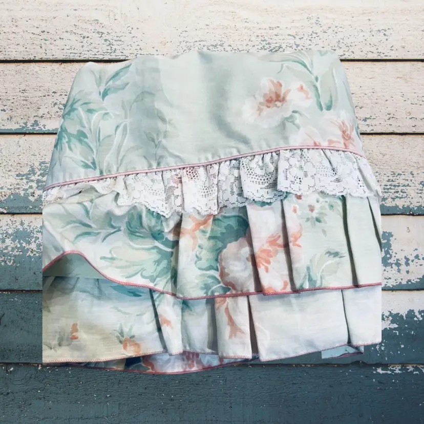 Vintage CottageCore French Country JP Stevens Floral Lace Ruffled Queen Flat Sheet Flowers Frilly