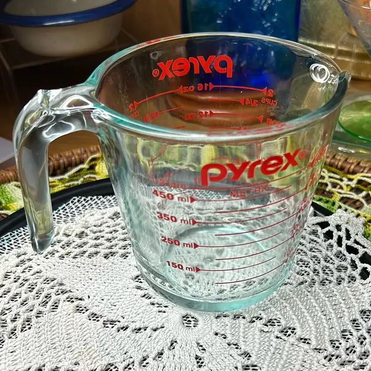 Pyrex 2 Cup Glass Measuring Cup