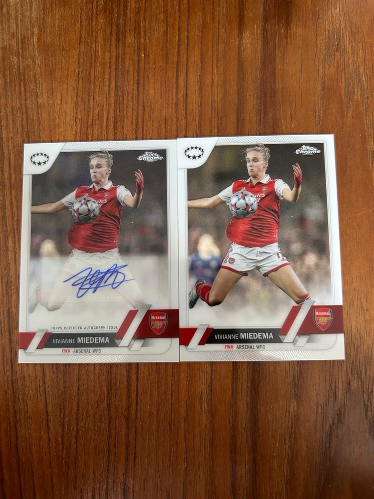 22/23 Topps Chrome UEFA Women's Champions League Vivianne Miedema auto AND base card set