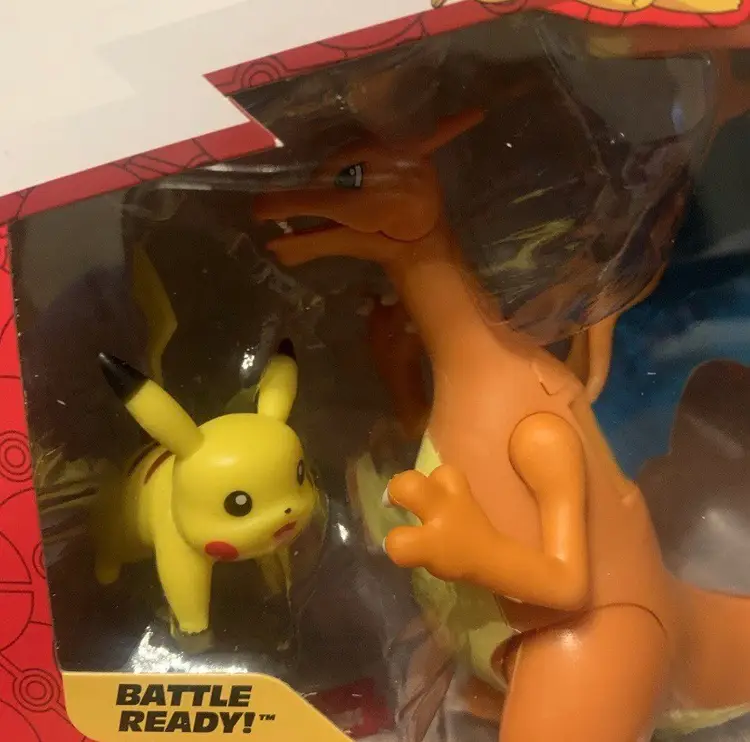 Pokémon Battle Figure Pack Pikachu and Charizard 4.5"  New Sealed, Excellent Condition
