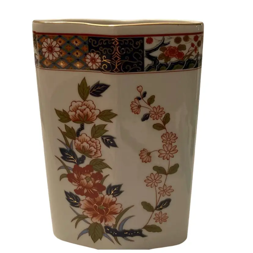Vintage Old Imari Japan Vase With Gold Trim