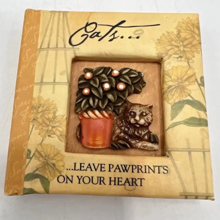 Cats Leave Pawprints Miniature Hardcover Book Cat Quotes History & Heraldry 2002