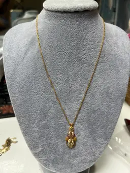 10K Gold Necklace With Pendent