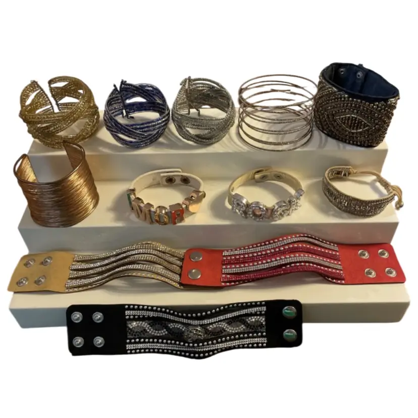 ALL - Lot Of 12 Bracelets BCE - Snap - Etc