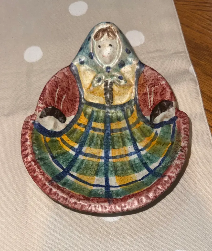 Italian Folk Art Pottery Dish / Peasant Lady Made In Italy / Trinket Tray 6.5”