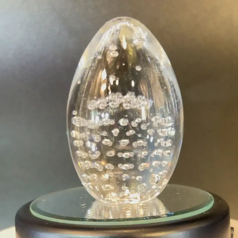 #310- Paperweight Art Glass Egg 
Clear Bulicante’ Art Deco 
Controlled Bubbles
Taiwan