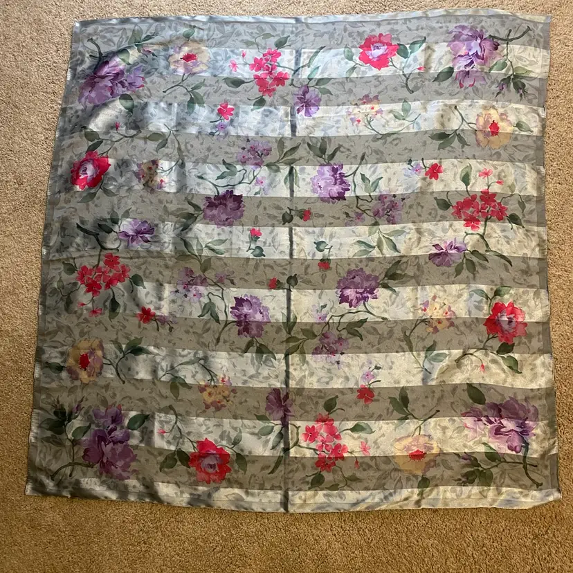 Elaine Gold for Collection XIIX Women's Gray w/ Floral Pattern 35" Square Scarf