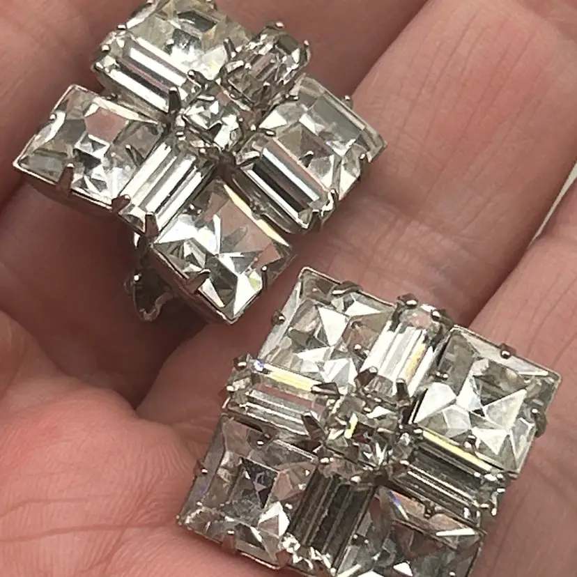 Vintage Weiss Rhinestone Cluster Clip-On Earrings Square Princess & Baguette Cut Silver Tone