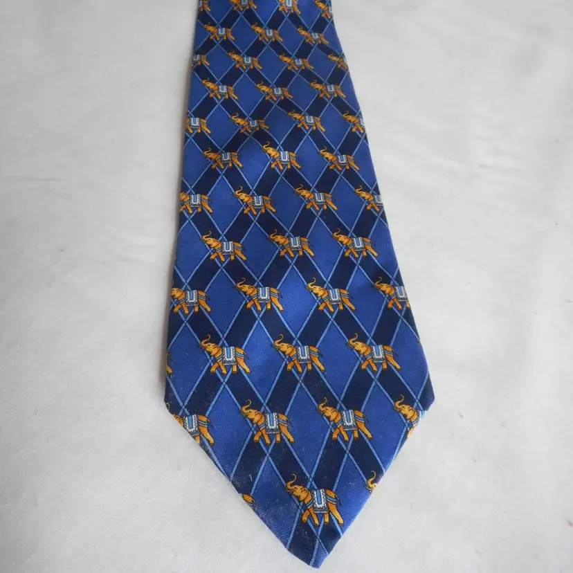 Brooks Brothers Makers Blue Yellow Elephants Animal Print 100% Silk Tie necktie