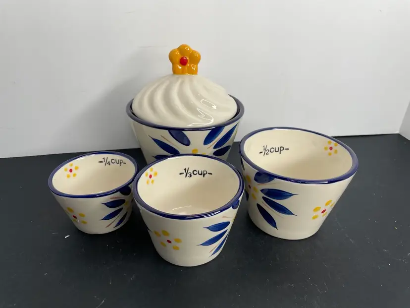 Temptations By Tara Collectible Old World Cupcake Nesting Measuring Cups Set