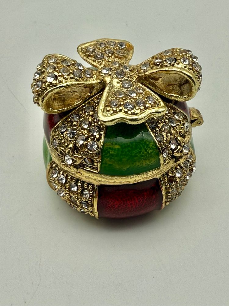 Enamel Gift Shaped Trinket Box with Magnetic Clasp