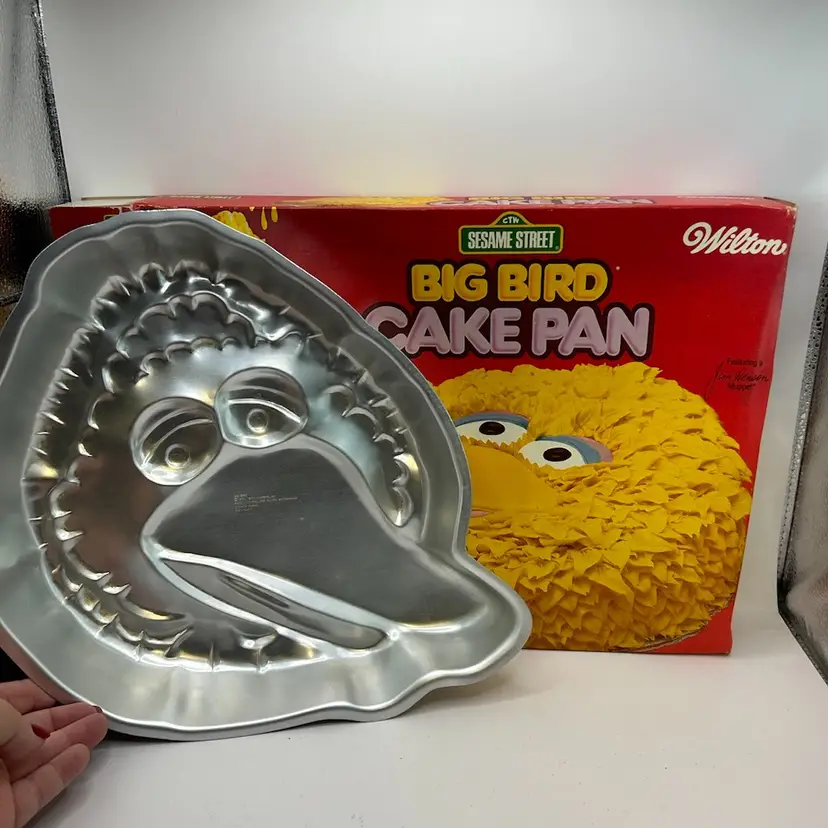 1971 Wilton big bird cake pan with box
