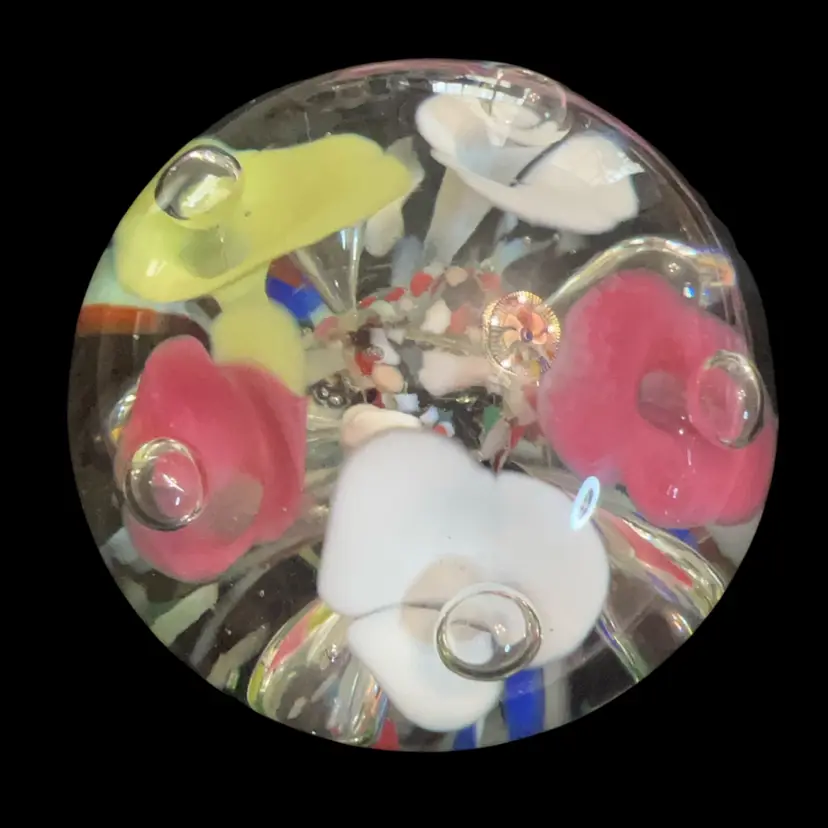 Maude And Bob 1971 Art Glass Trumpet Flowers Paperweight 2.5” Wide