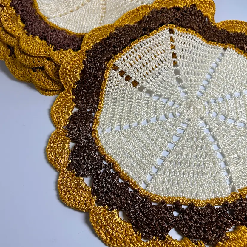 Handmade Crochet Round Placemats Doilies Set/6 (NEW) brown/mustard
