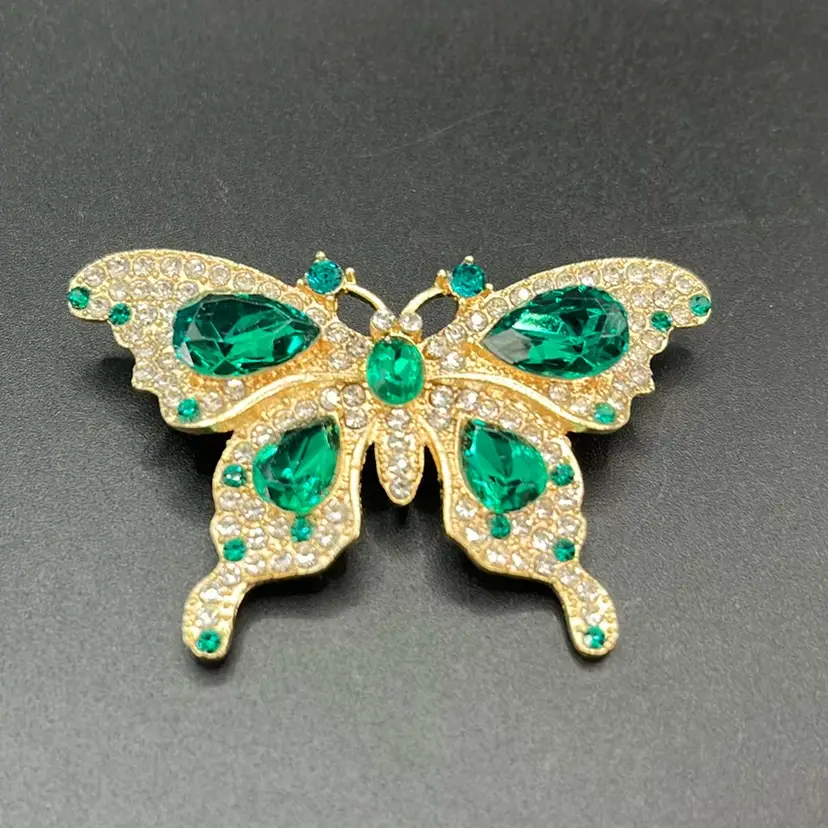Large Gold Tone Rhinestone Brooch, Emerald Pear Shaped Accent stones 2 1/2” Wide