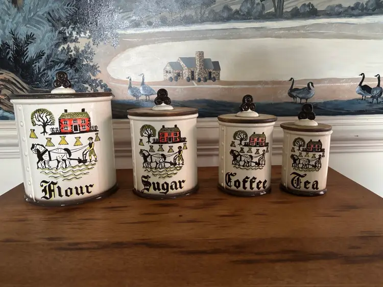 Vintage Metlox Poppy trail 4 Pc. Canister Set With Lids.