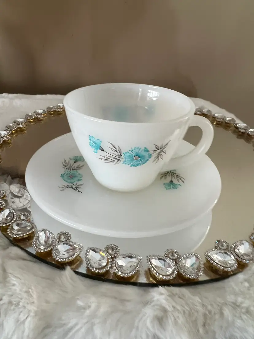 Vintage tea cup and saucer