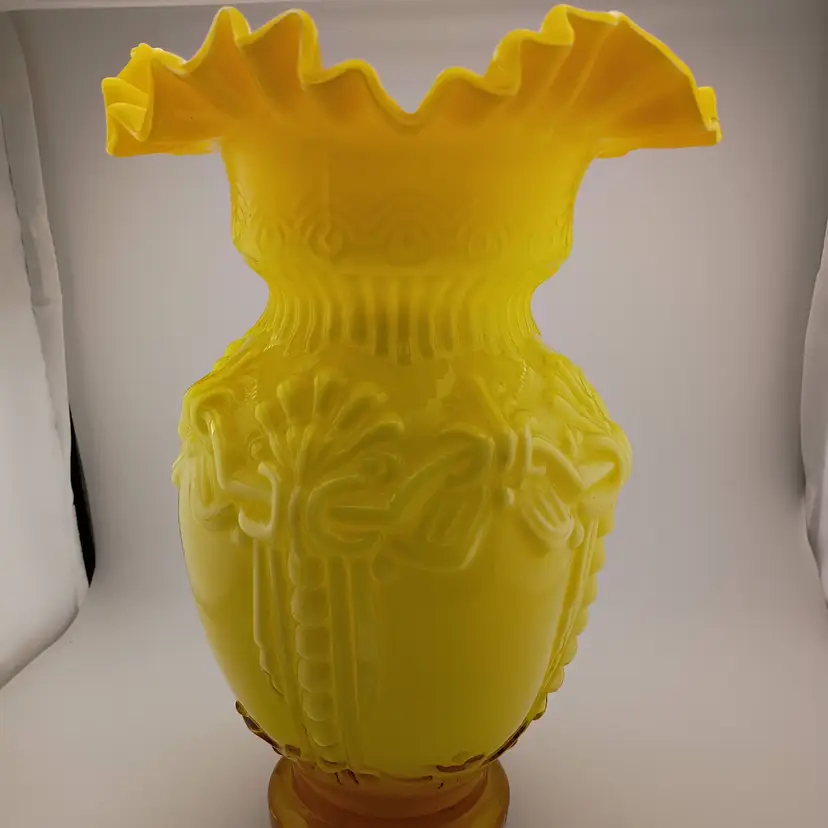 Midcentury Victorian-style cased glass vase