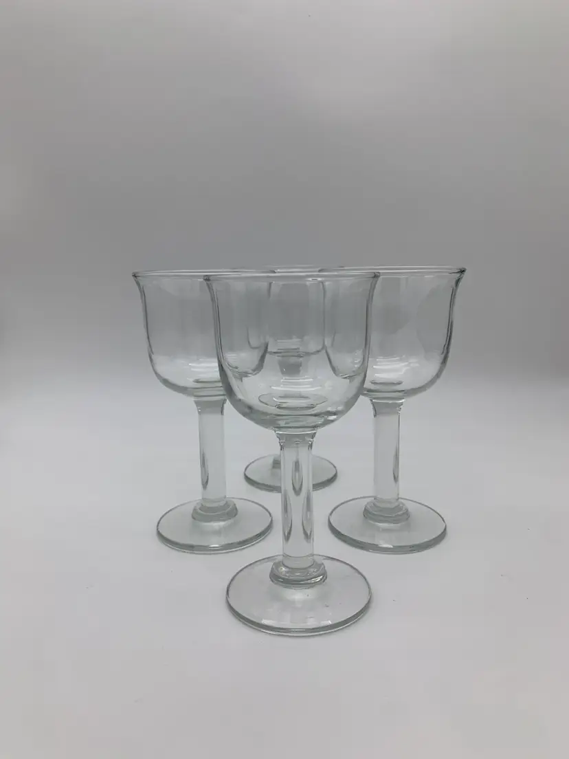Set Of 4 Vintage Clear Thick Stemmed 8oz Water Wine Dessert Serving Glasses 6.5”